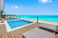 "New" 5 bedroom Exuma Beach Front Estate w/ Pool & No Neighbors on either side! - Kolam Renang