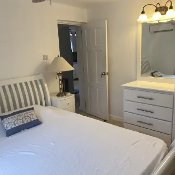 Roomy Lower 3 Bedroom West Coast Property with Pool