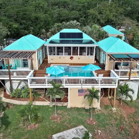 5 bedroom Villa, Pool side Villa, and De Bunk house with Pool, Sleeps 1-8
