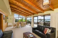 Stunning sea views-private-fully equipped-spotless