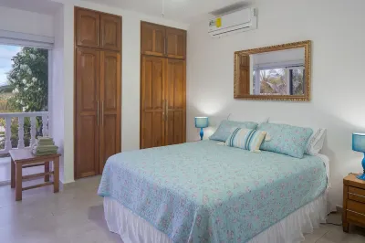 ANNSRENTAL Luxury Beachfront  - Stunning Views - Private Pool -  Steps Hotels near Isla Paridita Corporate Office - The Lost Island of Baru - Private island eco-adventure experience