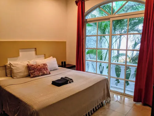 Sleeps 16 1min walk to Beach and 5th Av Pool at VOPDC villas of playa del carmen