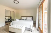 EV Charger Walk to Lake/ Minutes from Marymoor/Downtown/Seattle