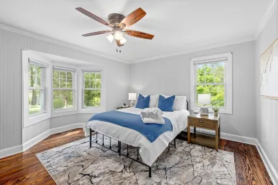 Cozy Davidson Cottage Park & Lake Moments Away - Pet Friendly Hotels near Davidson College