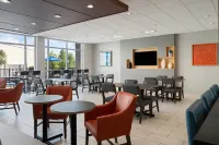 Holiday Inn Express & Suites TAMPA EAST - YBOR CITY by IHG - Aamiainen