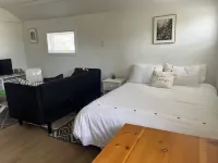 Fully Renovated original Percy Boom Haven cabin.