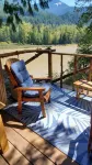 Paradise on the Mighty Fraser River surrounded by woodland gardens. - Hytter