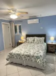 Private Villa,  2 minutes from the beach, 4 minutes to Georgetown - Homestays