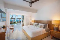 Casa La Playa, a 6 Bedroom FULLY STAFFED, MODERN BEACHFRONT VILLA,  Walk to Town Hotels in 