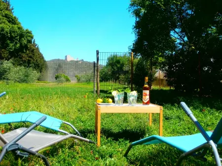 Seasonal rental in the countryside, 5 min from all shops 10 min from Isle sur la Sorgue
