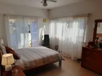 Beautiful, spacious villa with private pool located in the village of Burgau.