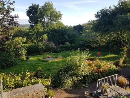 Escape to Pembrokeshire! Charming, spacious cottage - well located for exploring