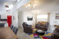 Mae's Lodge -  Your Home Away From Home