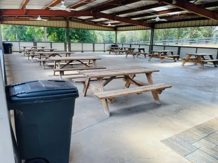 Cozy waterfront Lakehouse with a nice view of Callender lake  near Canton  TX!