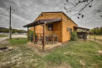 'The Bovard Lodge' Rustic Cabin Near Ohio River!