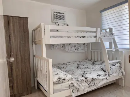 House in the city of Butuan, near everything with security entrance.. Отели рядом с достопримечательностью «Гейзано Бутуан»