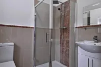 Rbs Hotel Hotels in Кулинг