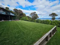 Luxury retreat for two beside the great lake