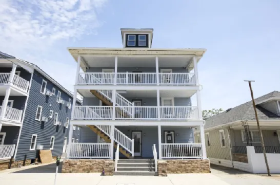 Garfield Beach House Hotels in 