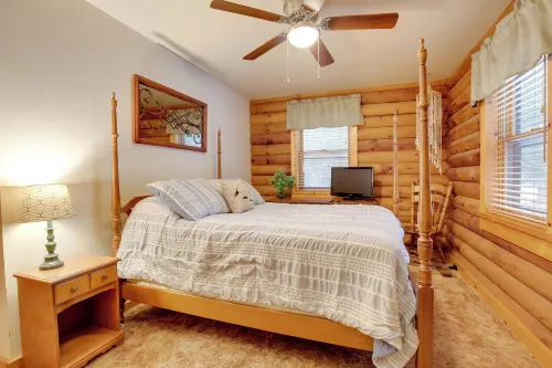 Family Gem Near the Chain of Lakes in Eagle River! - 2-Star