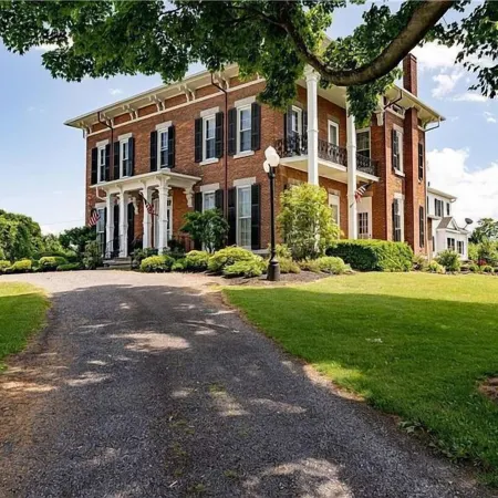 The Inn at Burnap's Hotels in Wayne County