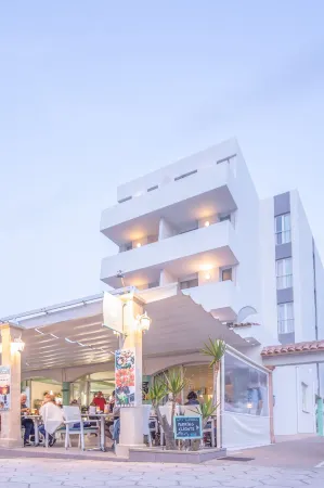 Apartaments Andreas Отели в г. S'Estanyol