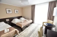 Hotel Santa Monica Hotels in Mikolajki