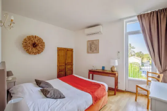 Logis Hôtel la Bastide des Monges