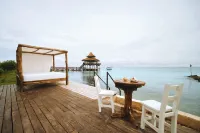 El Embrujo Tintipan Hotels in Isla Mucura