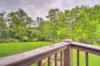 Charming Jamestown Cabin w/ Large Backyard! - Wifi