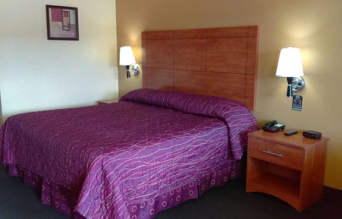 Royal Inn Pearsall