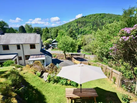 Ling Fell Cottage Отели рядом с достопримечательностью «Lakeside Pier - Windermere Lake Cruises»