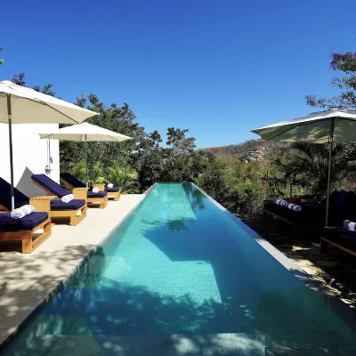 El Guayacan Hotels near Playa San Agustinillo