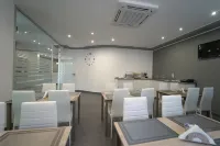 DH Hotel - parking