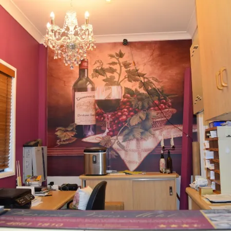 Warwick Vines Motel