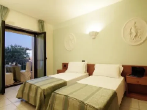 Hotel Leon - Ristorante Al Cavallino Rosso Hotels in Province of Foggia