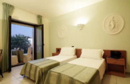 里昂酒店及羅索卡瓦利諾餐廳 酒店