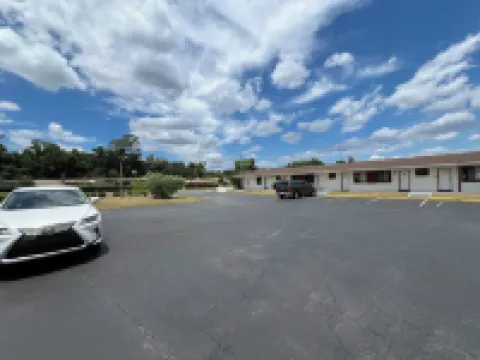Budget Inn