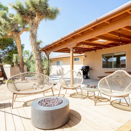 Sukha Life Retreat - Beautiful Views, Close to Jtnp W/Hot Tub! 2 Bedroom Home by RedAwning