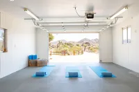 Sukha Life Retreat - Beautiful Views, Close to Jtnp W/Hot Tub! 2 Bedroom Home by RedAwning Hotels in Joshua Tree