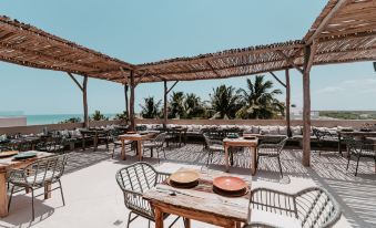 Dos Mares Barefoot Hotel