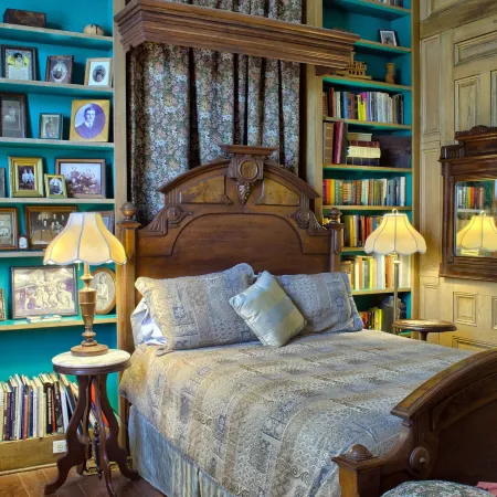 Corners Mansion Inn - A Bed and Breakfast