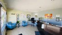 Prairie Mountain Inn Hotels in Dauphin