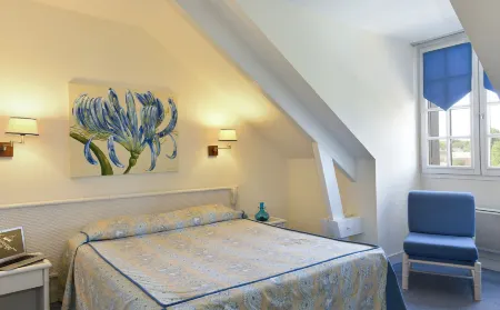 Logis Auberge du Centre Отели в г. Канде-Сюр-Бёврон