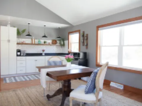 Ashling Acres Hotels in Madison County