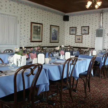 Bridgeport Inn