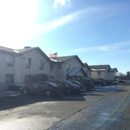 Coldwater Inn & Suites Near I 69