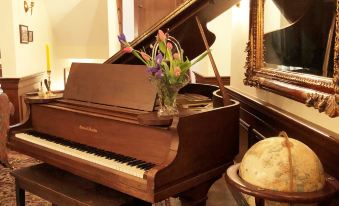 Ivy Manor Inn Village Center