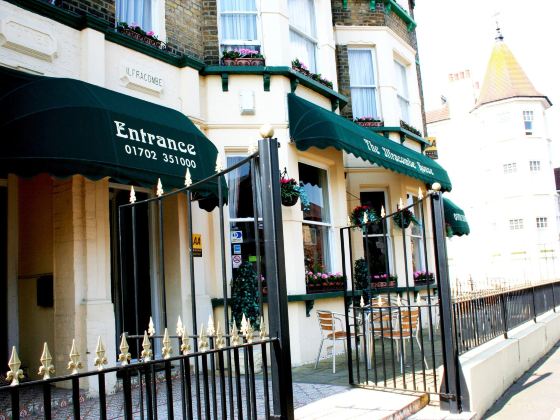 โรงแรม The Ilfracombe House  - ใกล้ Cliffs Pavilion