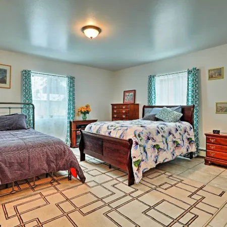 Expansive Getaway ~ 2 Miles to Mendenhall Glacier!